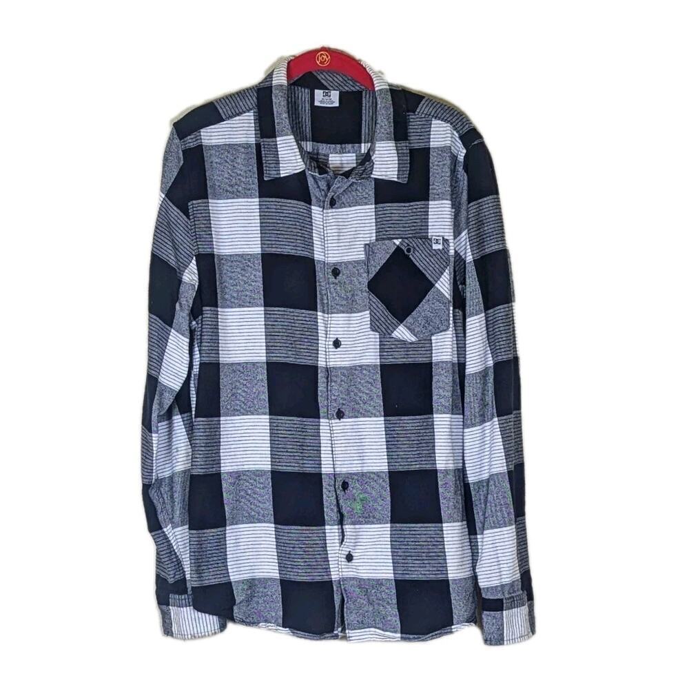 DC Shoes Men’s M Flannel Shirt Black Gray White Plaid Button Front Skate Casual